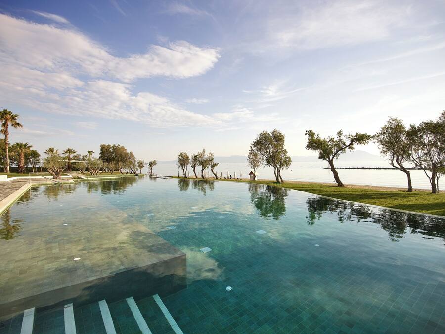 Indoor pool, 4 outdoor pools, pool umbrellas, sun loungers