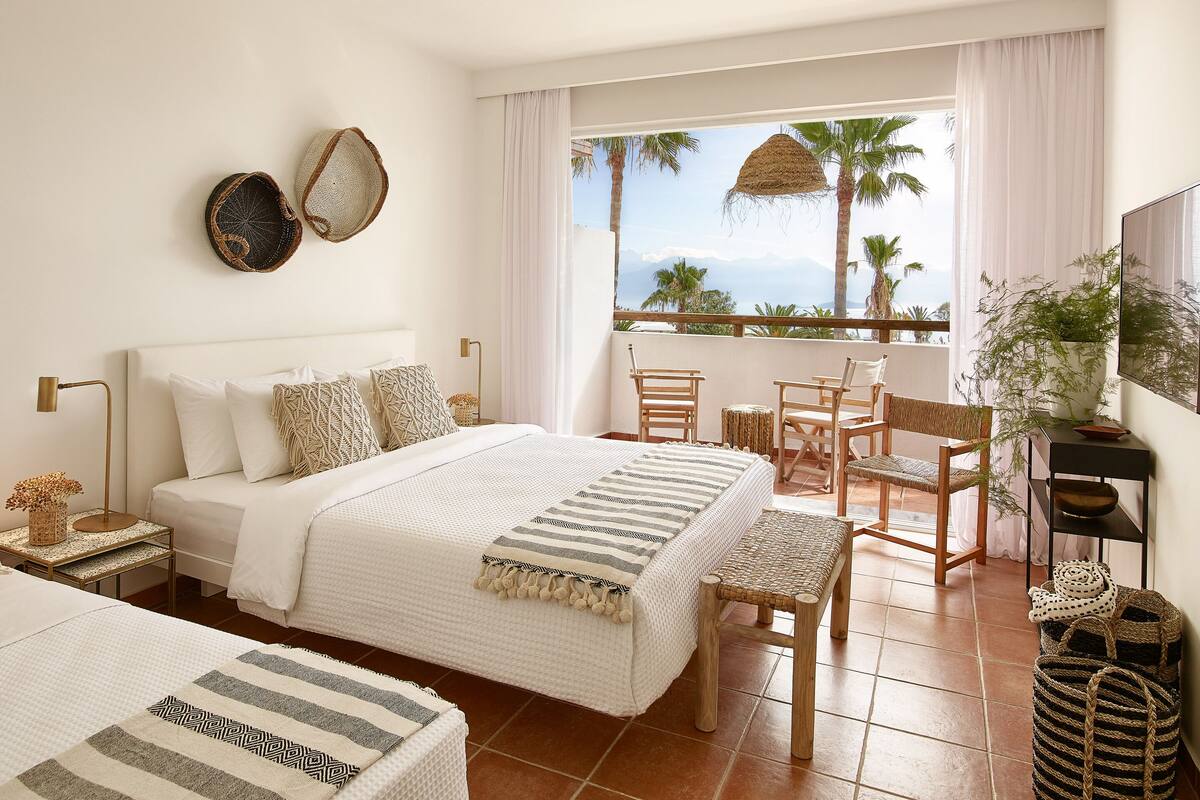 Casa Room Sea View & Private Balcony | 1 室のベッドルーム、セーフティボックス (室内)、防音設備、ベビーベッド (無料)