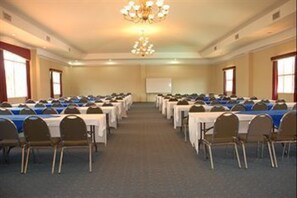 Meeting facility - Tolteka Plaza (Santa Ana)
