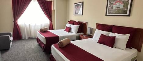 Kamar Double, 2 Tempat Tidur Double | Meja kerja, setrika/meja setrika, Wi-Fi gratis, dan seprai linen