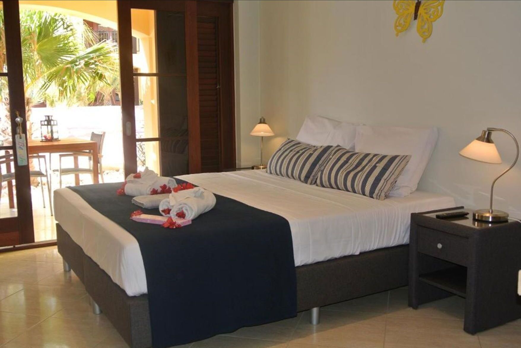 Egyptian cotton sheets, premium bedding, minibar, in-room safe