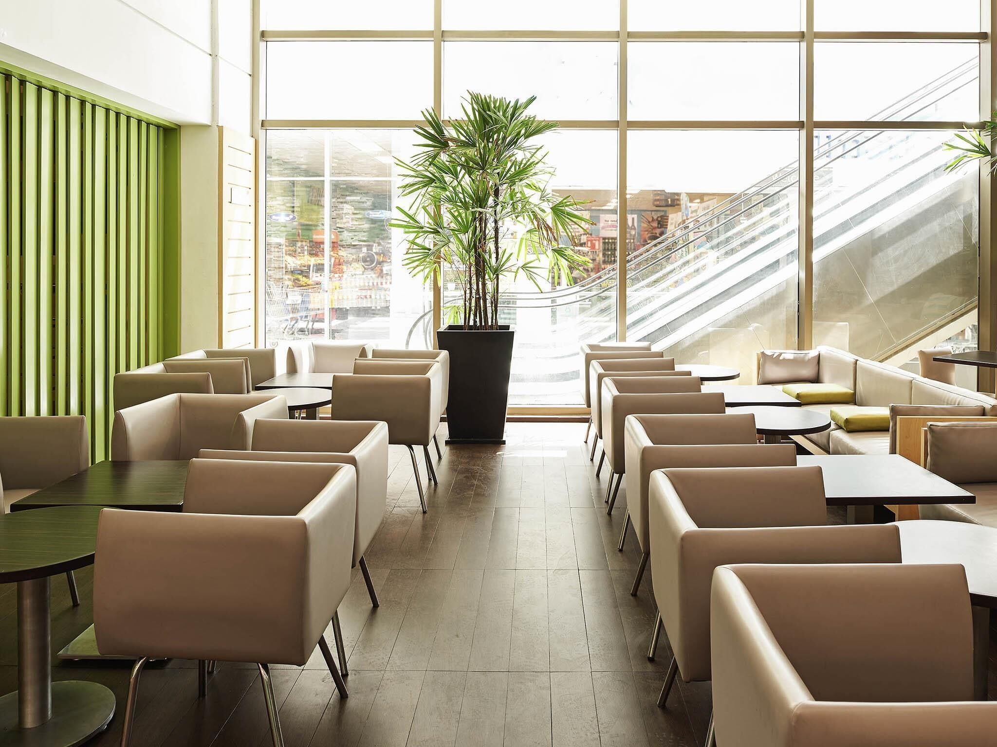 Lunch and dinner served, Regional cuisine