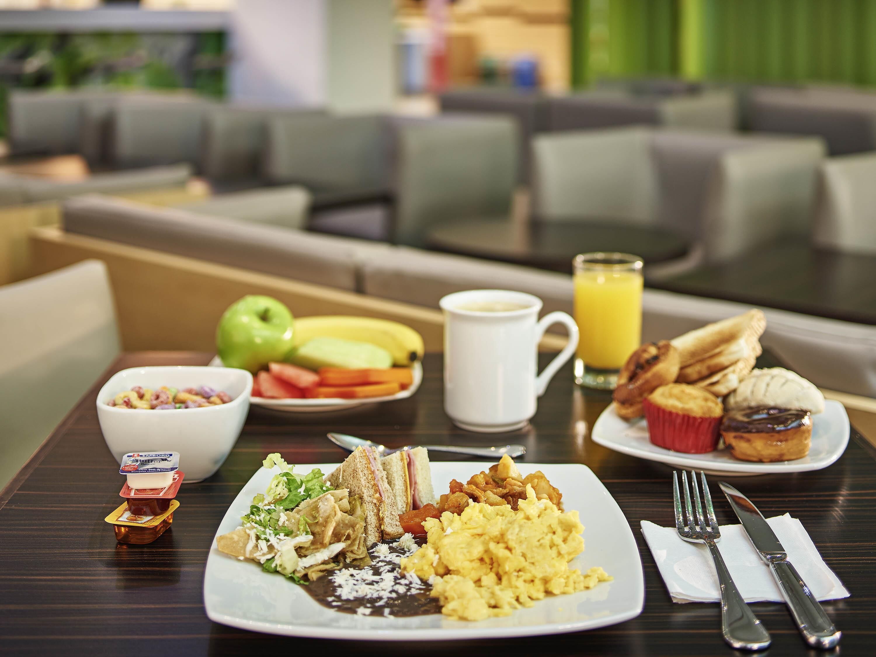 Petit déjeuner buffet servi tous les jours en supplément