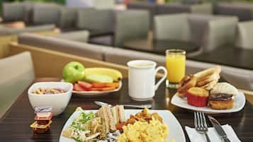 Petit déjeuner buffet servi tous les jours en supplément