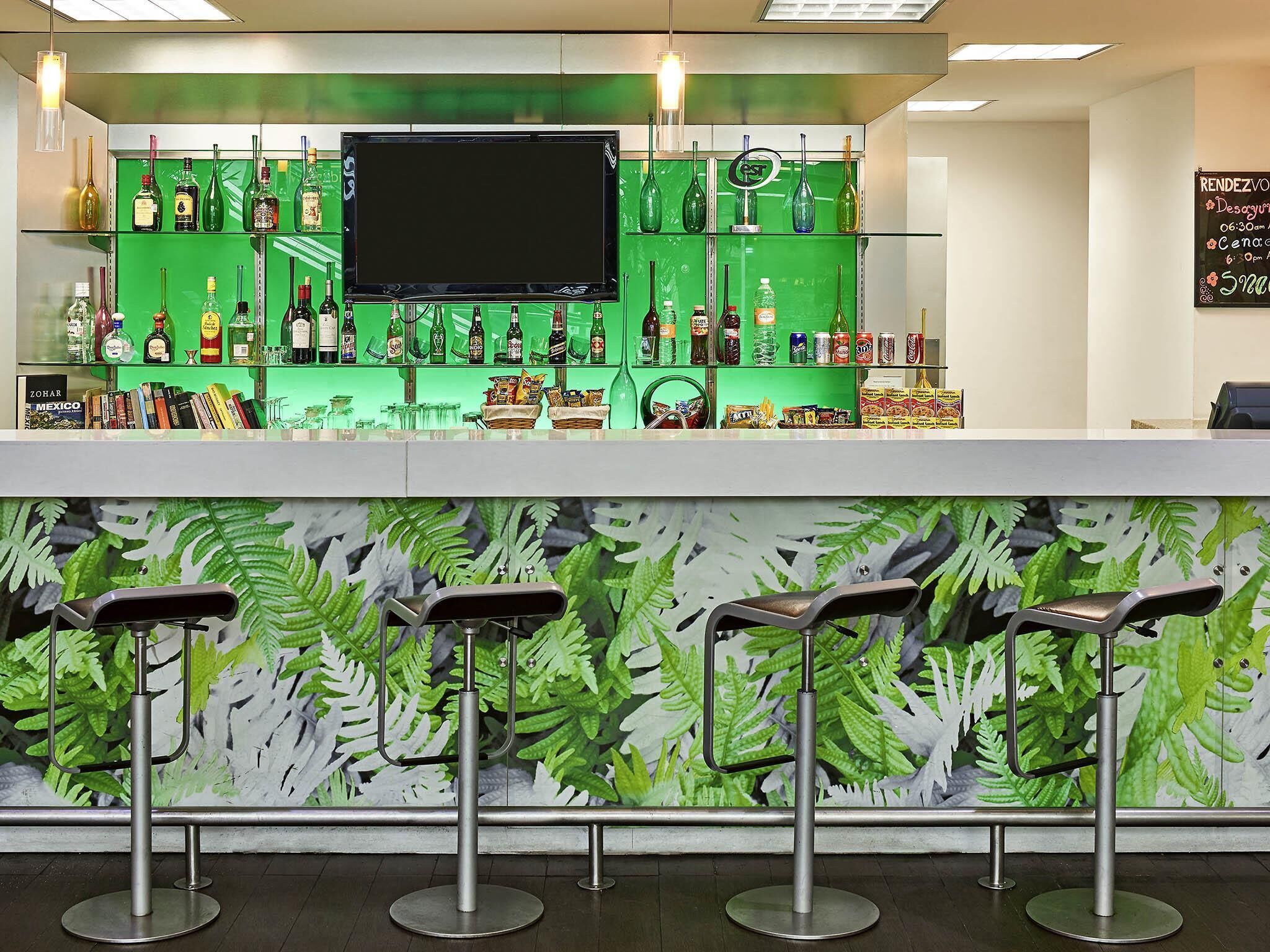 Bar (en la propiedad)
