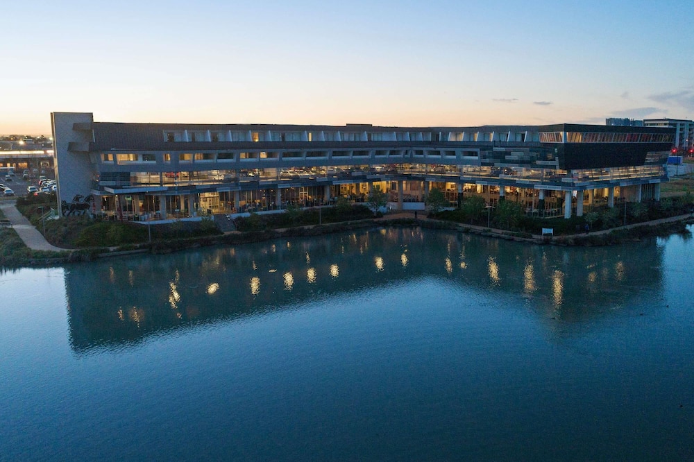 Mercure Melbourne Caroline Springs