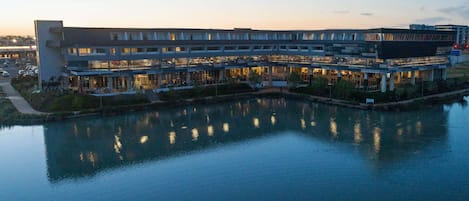 المنشأة من الخارج