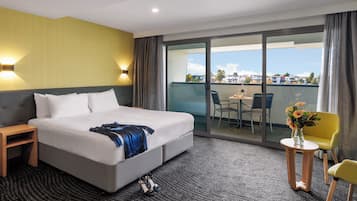 Superior Room, 1 King Bed, Balcony