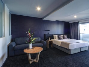 Minibar, in-room safe, desk, iron/ironing board