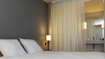 Bureau, chambres insonorisées, lits bébé (gratuits), Wi-Fi gratuit