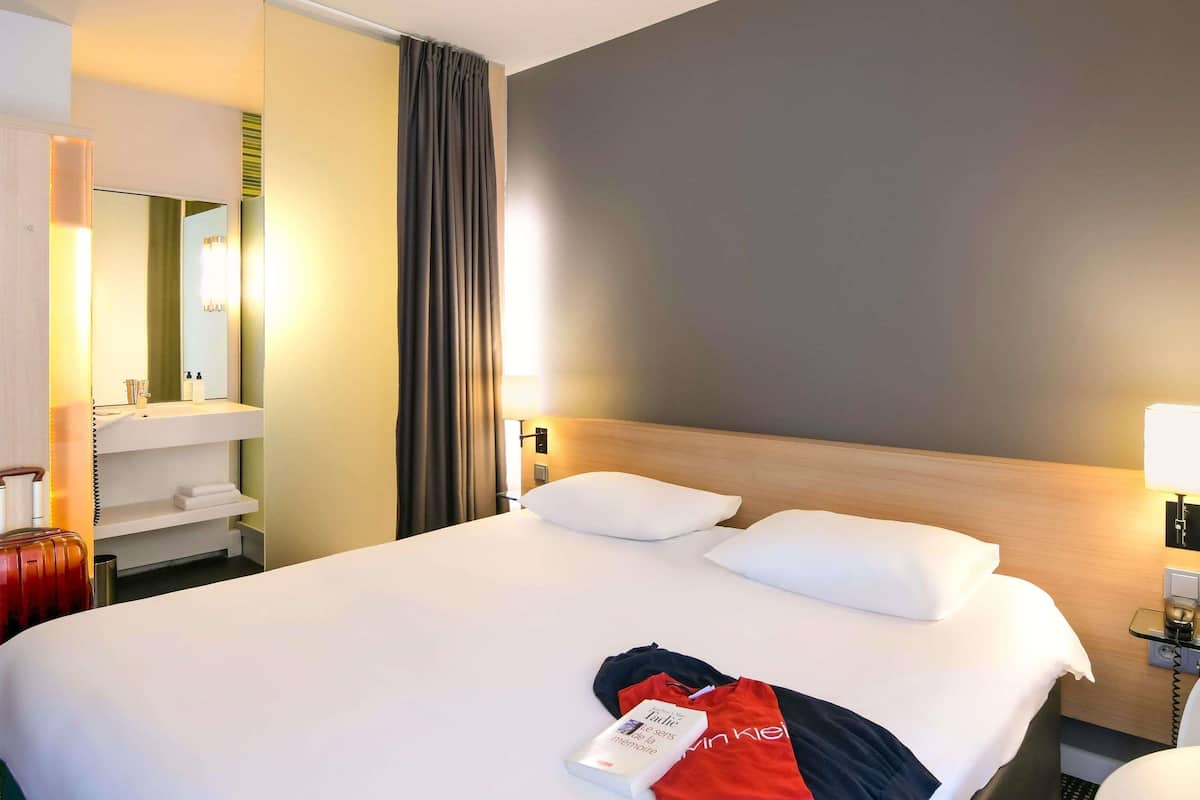 Habitación estándar, 1 cama doble | Escritorio, sistema de insonorización, cunas gratuitas y wifi gratis