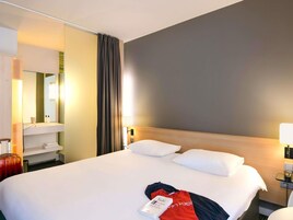 Habitación estándar, 1 cama doble | Escritorio, sistema de insonorización, cunas gratuitas y wifi gratis