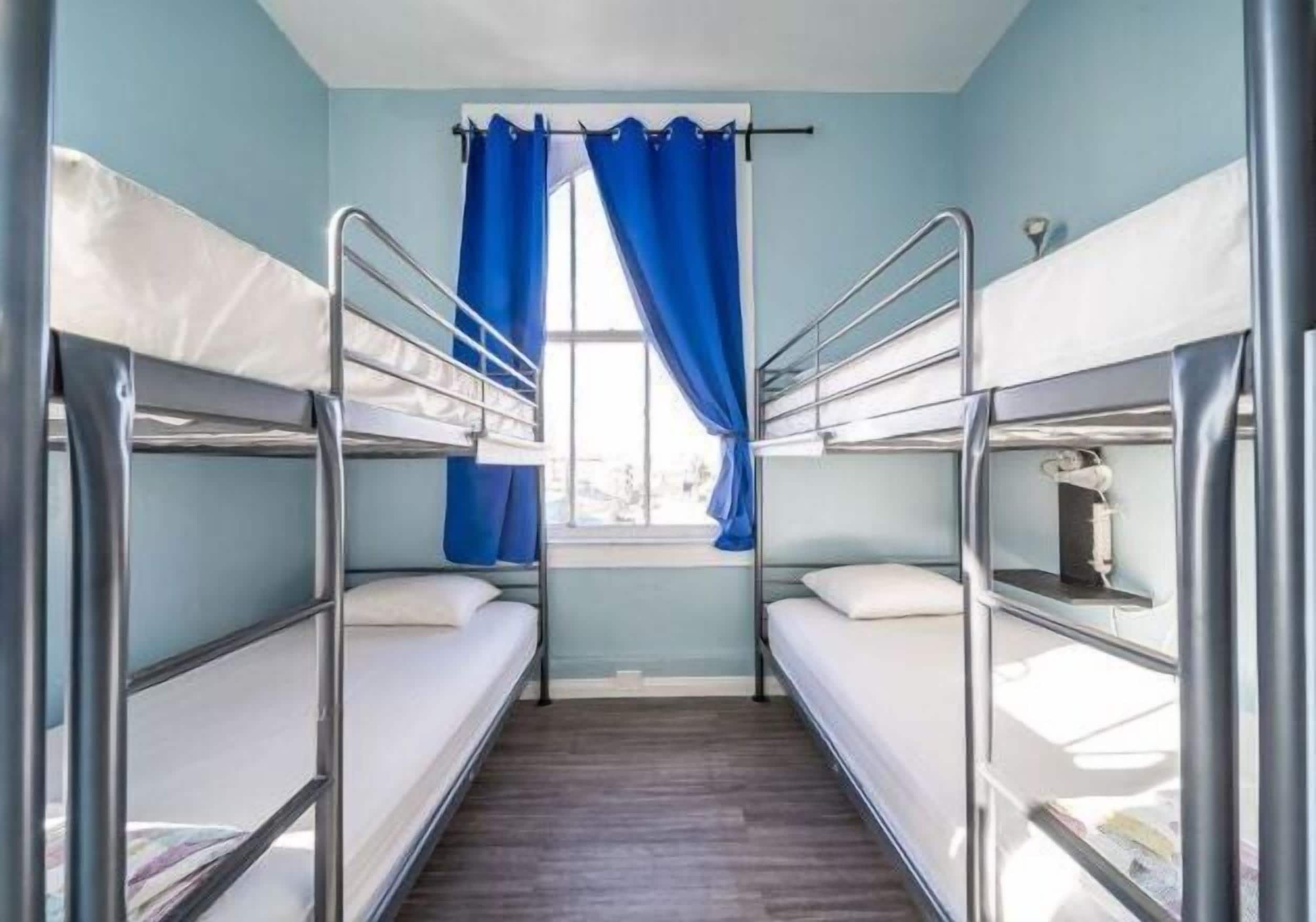 Coffre-fort, accès au Wi-Fi (inclus), literie fournie