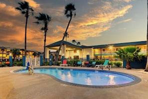 Unclassified image, 2 of 52, button - Captains Quarters Inn Port Aransas TX (Port Aransas)