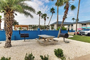 Unclassified image, 3 of 52, button - Captains Quarters Inn Port Aransas TX (Port Aransas)