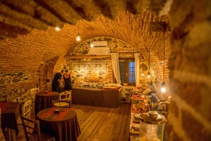 Daily buffet breakfast for a fee - Albergo Diffuso Mannois (Orosei)