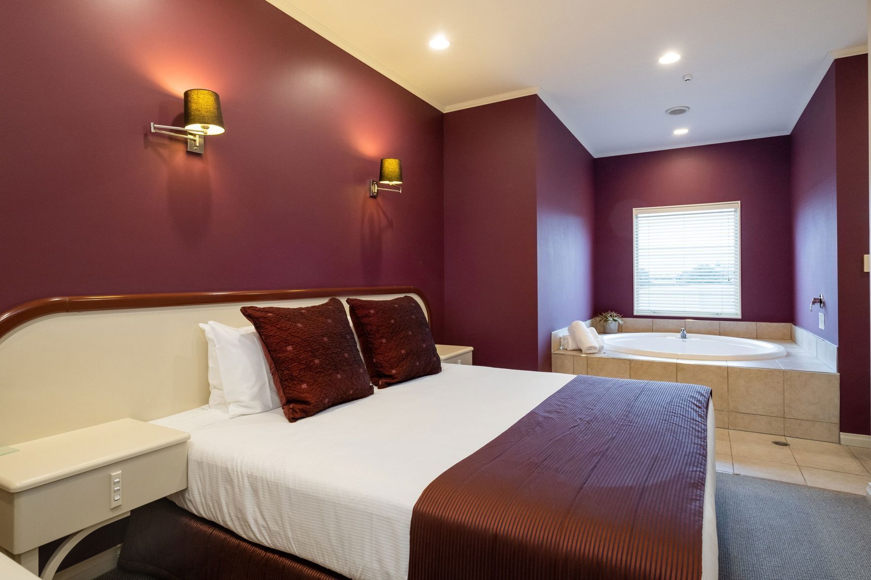 Sábanas de algodón egipcio, ropa de cama de alta calidad y minibar 