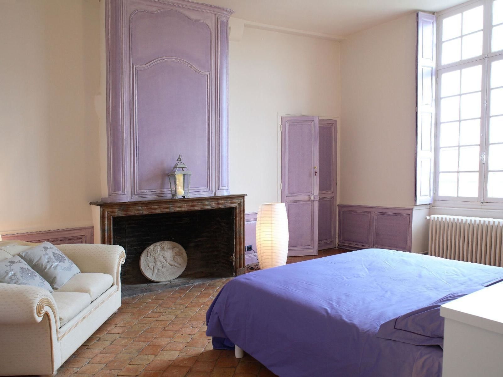 standard double room | in-room safe, individually decorated, desk, free wifi