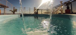 Hồ bơi ngoài trời 