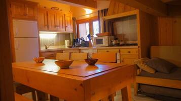 Departamento, 1 habitación (for 4 People) | Área de sala de estar | Televisión de pantalla plana