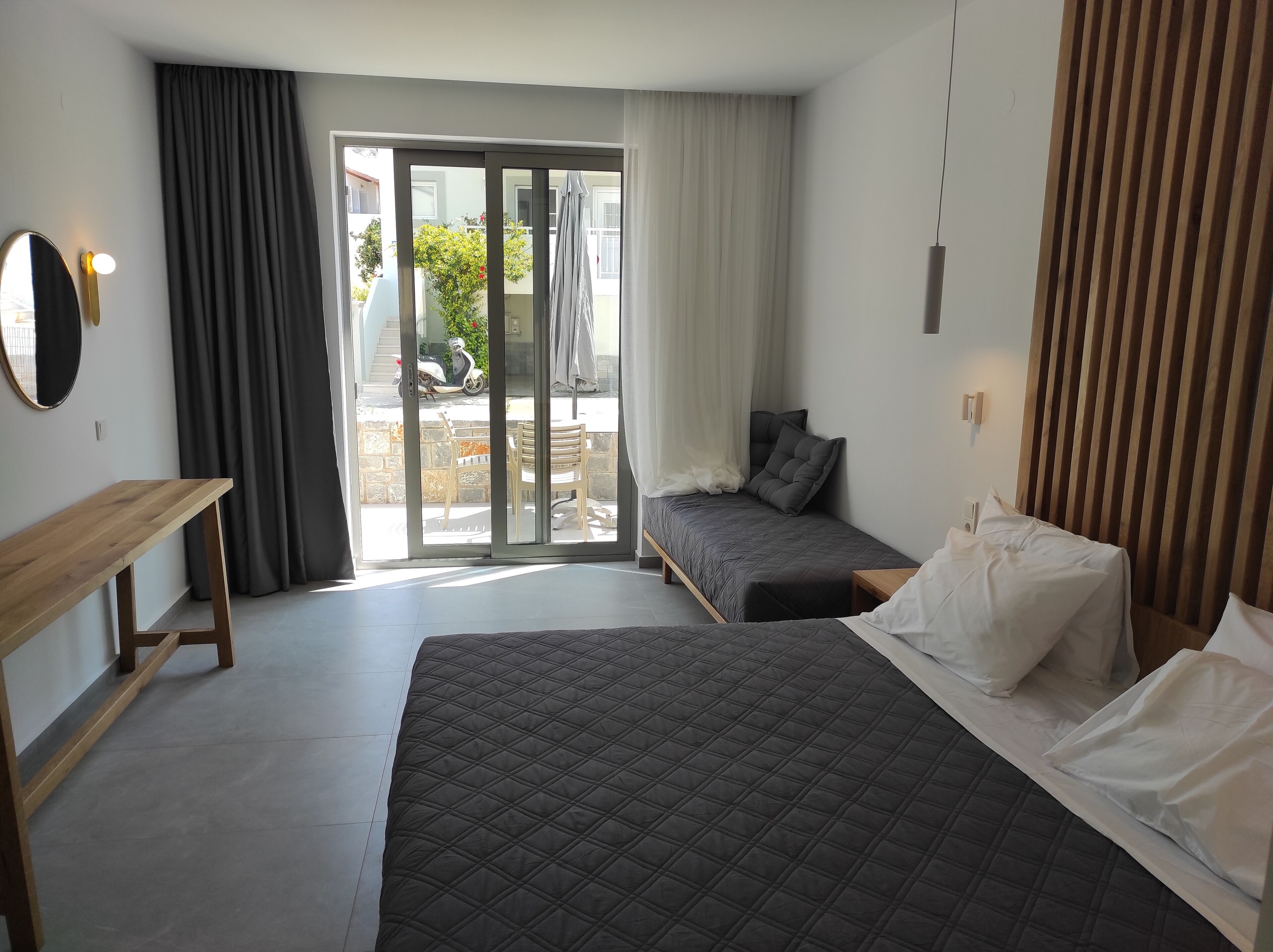 Photo - Melissa Apartments, Studios & Suites