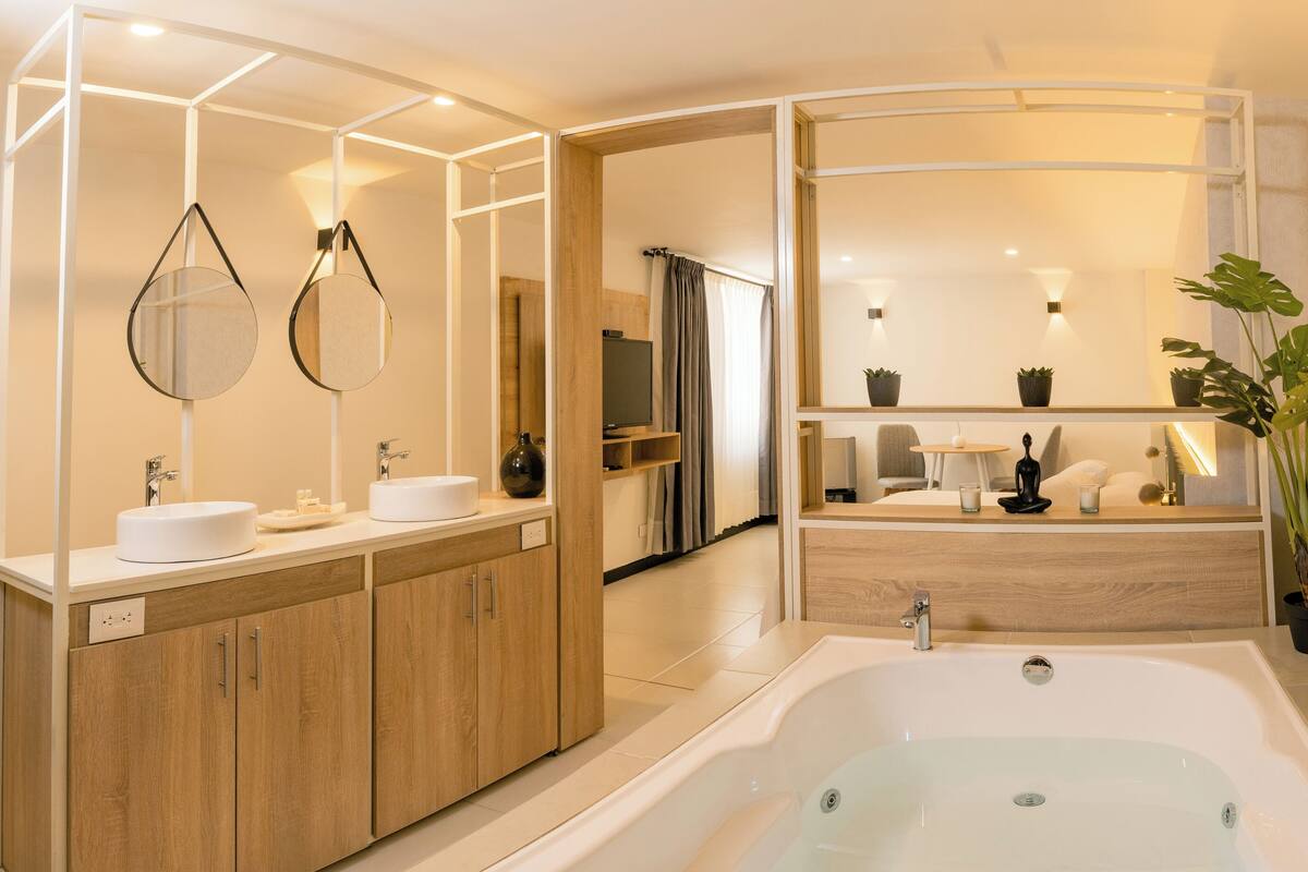 Ropa de cama de alta calidad y minibar