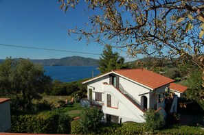 Exterior detail - La Turistica (Capoliveri)