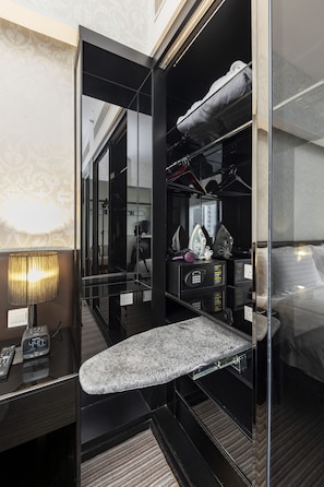 Apartamento ejecutivo, 1 habitación | Ropa de cama de alta calidad y edredones de plumas