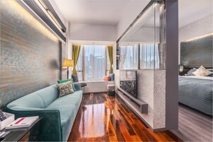 One-bedroom Executive | 1 bedroom, premium bedding, down comforters, Select Comfort beds