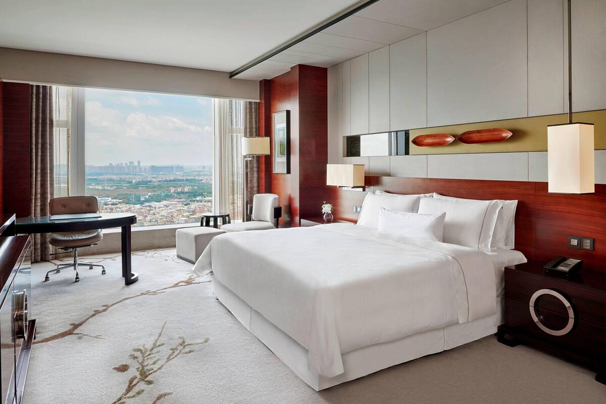 Kamar, 1 Tempat Tidur King | Pemandangan dari properti