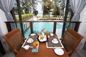 Déjeuner continental (600 THB par personne)