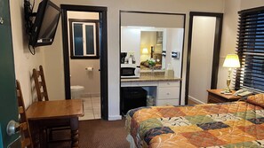 Standard Room, 1 King Bed