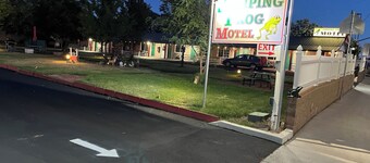 Jumping Frog Motel