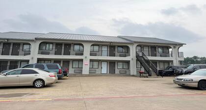 Delux Inn Mesquite Near I-30 Dallas
