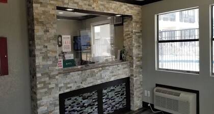 Delux Inn Mesquite Near I-30 Dallas
