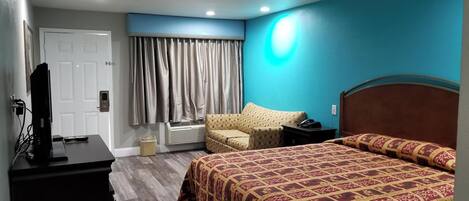 Habitación, 1 cama de matrimonio grande, no fumadores | Escritorio, tabla de planchar con plancha, wifi gratis y ropa de cama