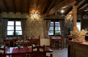 Dining - Espino (Cangas de Onis)