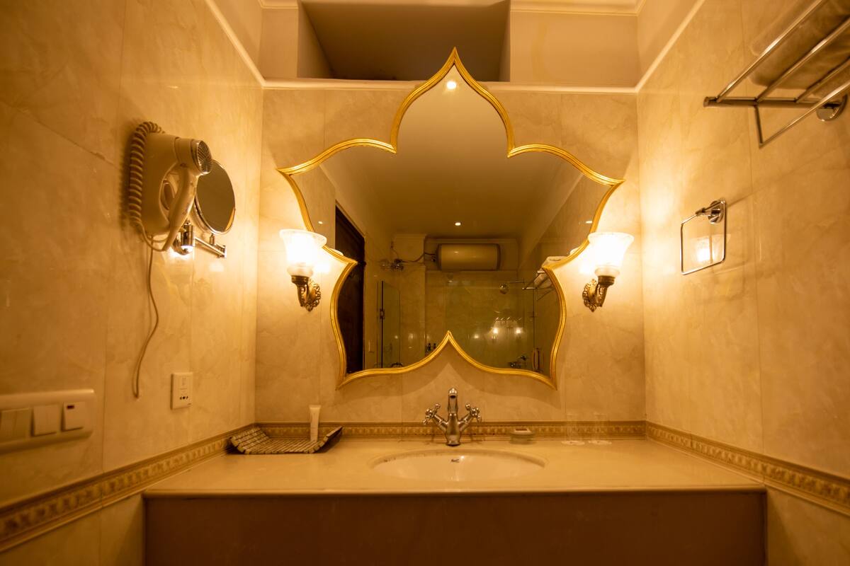 presidential suite | bathroom | shower, designer toiletries, hair dryer, bathrobes