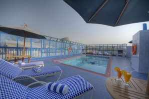 Outdoor pool, pool loungers - Nihal Residency Hotel Apartments (Dubai)