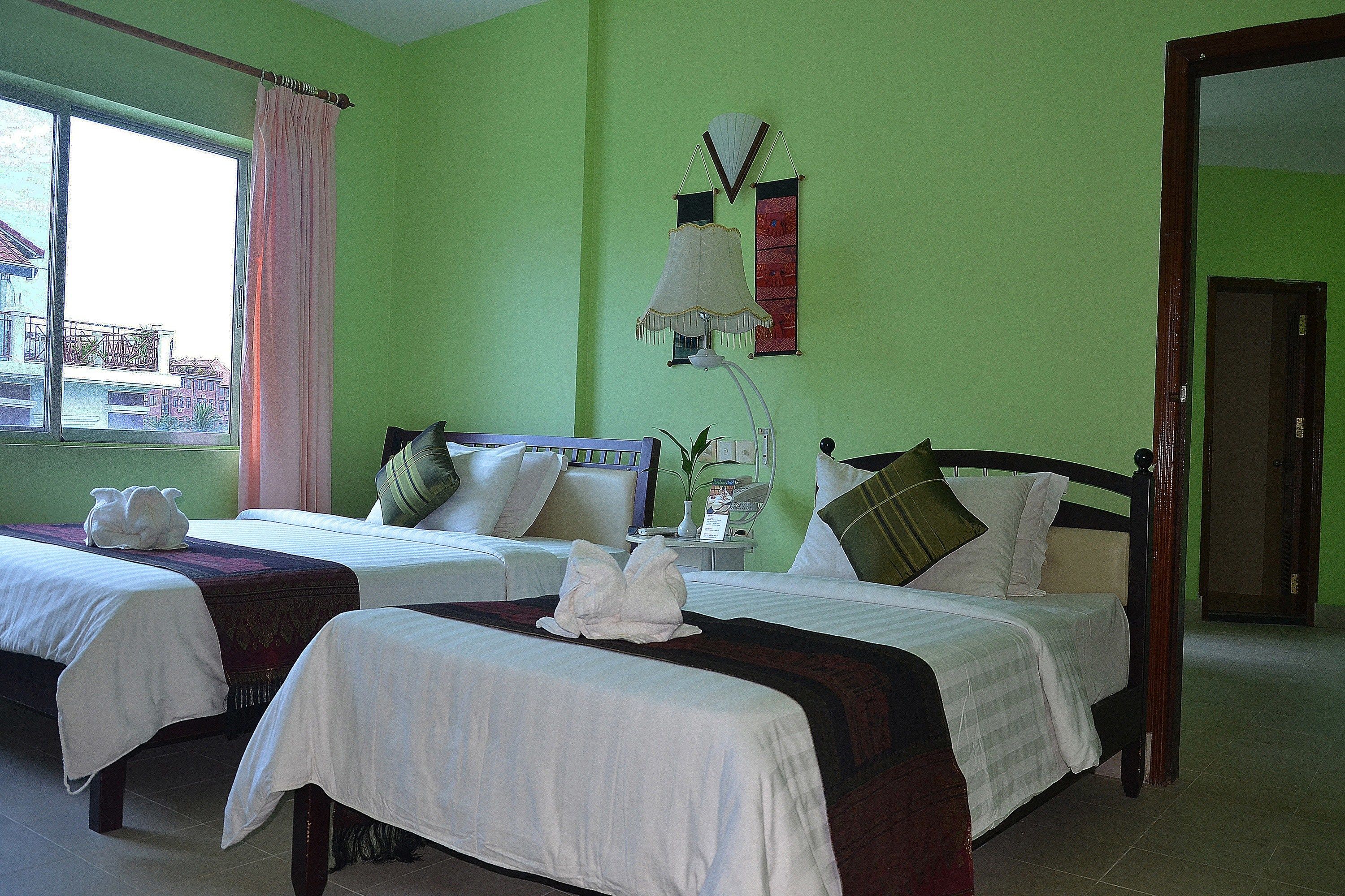 1 bedroom, pillow-top beds, minibar, in-room safe