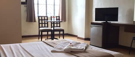 Standard Room | Premium bedding, in-room safe, individually furnished, desk