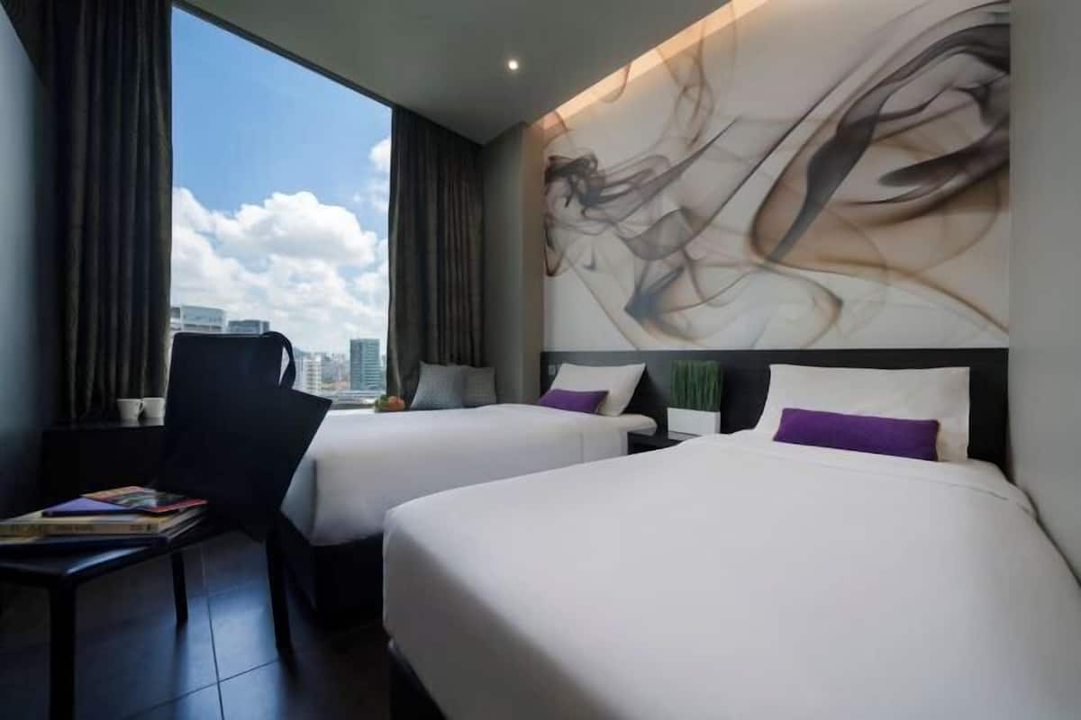 Premium bedding, in-room safe, desk, laptop workspace