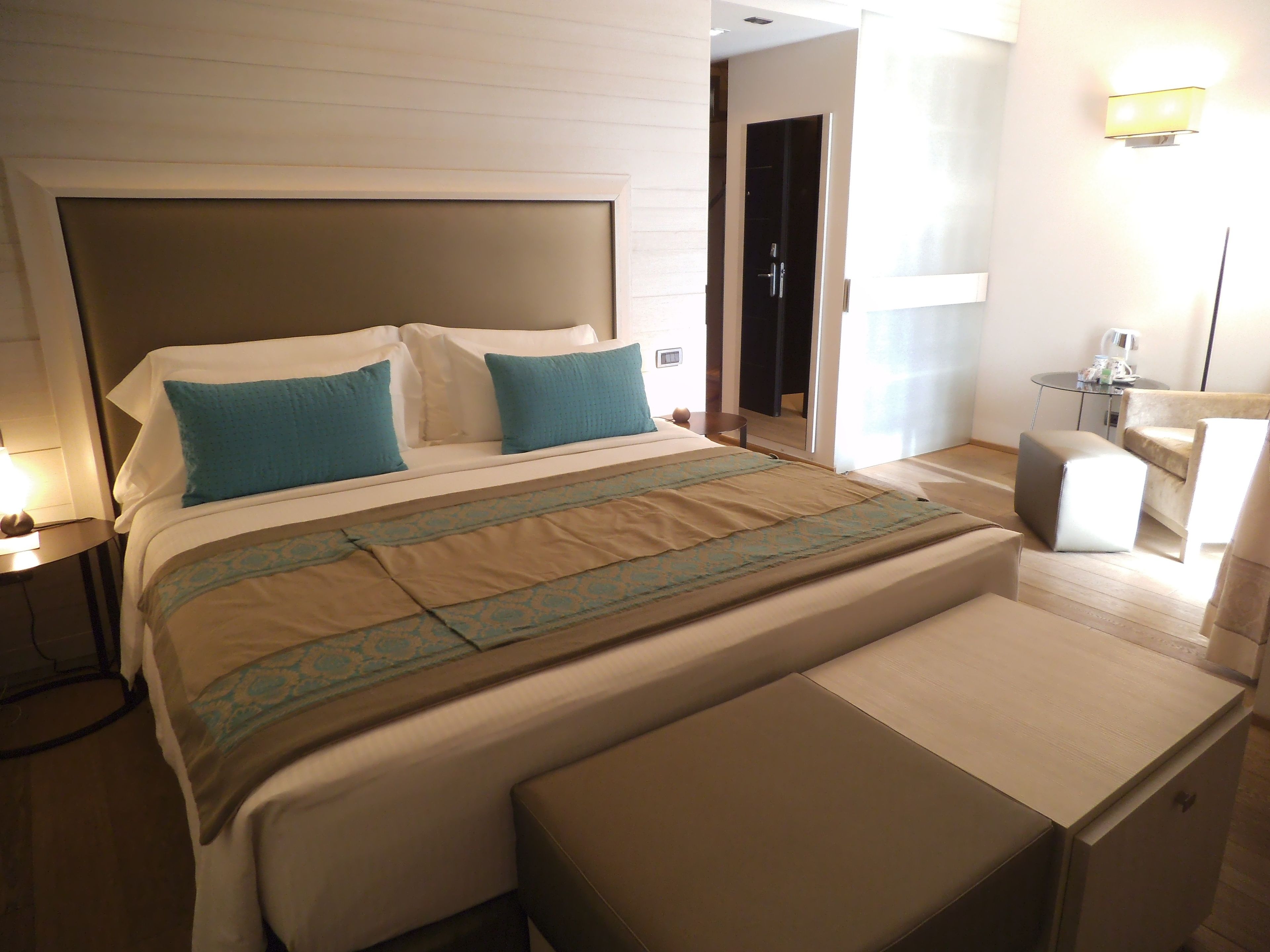 suite | hypo-allergenic bedding, minibar, in-room safe, desk