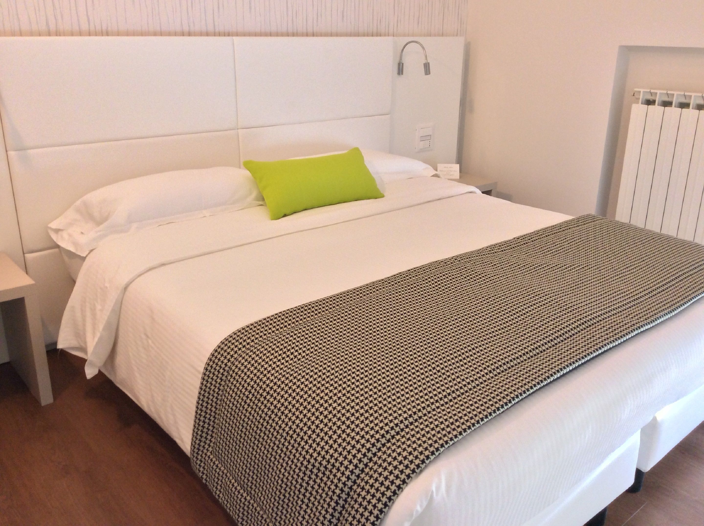 double room | hypo-allergenic bedding, minibar, in-room safe, desk