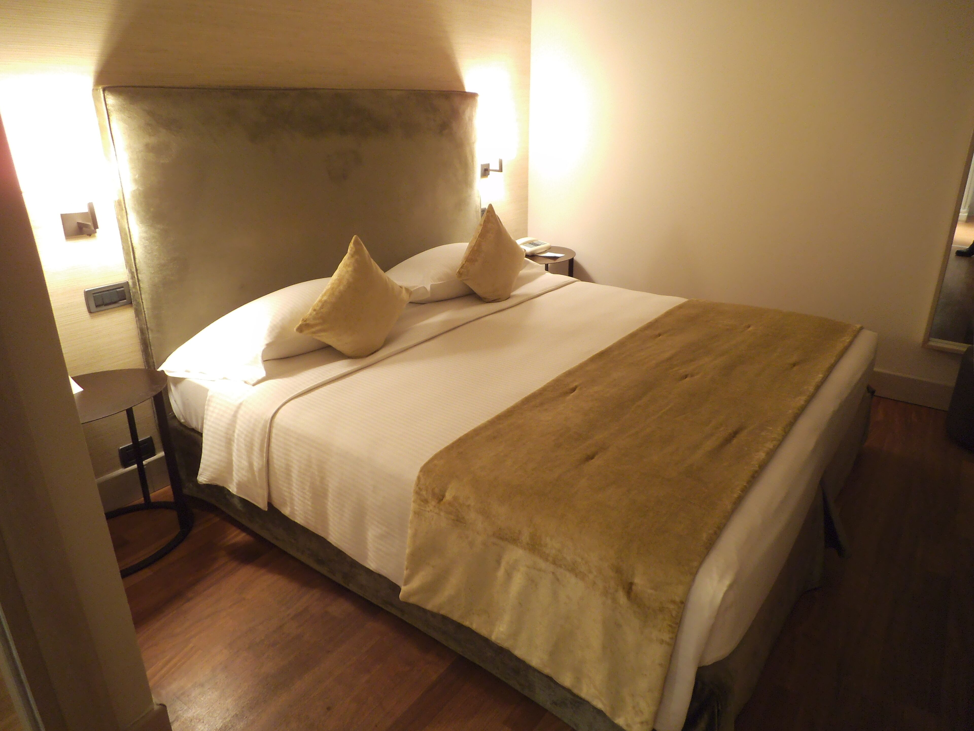 double room | hypo-allergenic bedding, minibar, in-room safe, desk