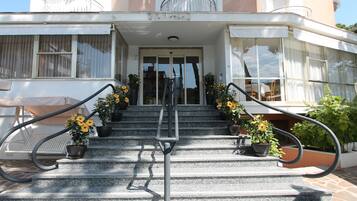 EntrĂ©e de lâhĂ©bergement