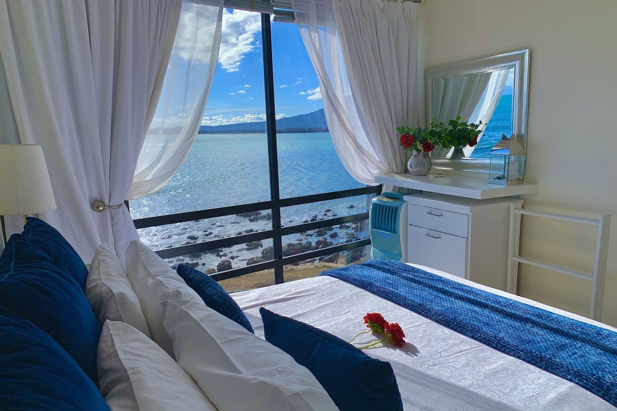 Luxury Apartment, 1 Queen Bed with Sofa bed | 1 bedroom, Egyptian cotton sheets, premium bedding, pillowtop beds