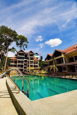 Outdoor pool - Anjungan Beach Resort (Pangkor Island)
