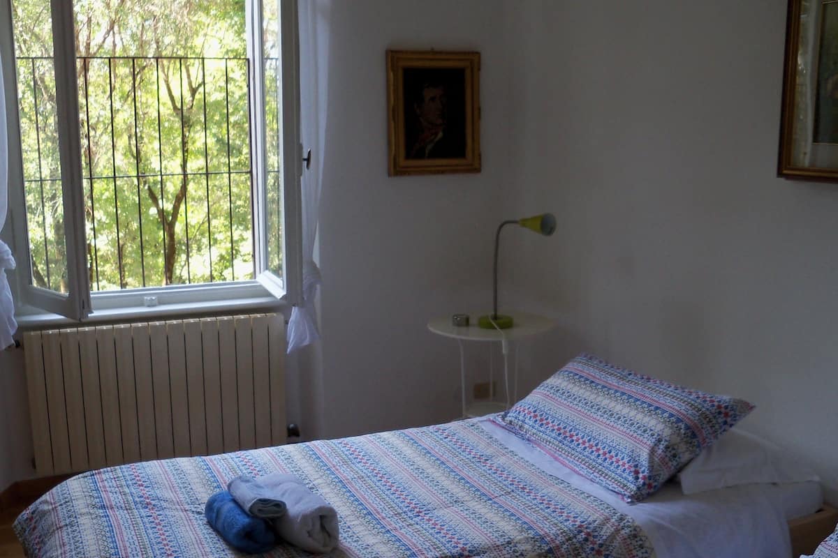 Down duvets, desk, free WiFi, individually decorated