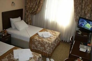 Minibar, escritorio y wifi gratis